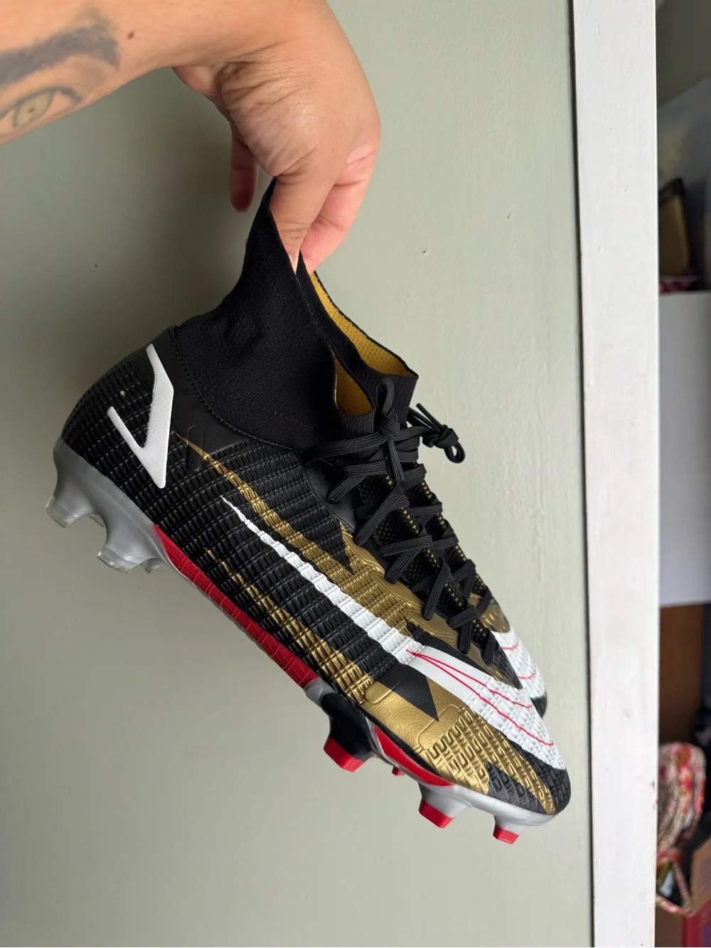 Nike Men’s Black/Gold/White Mercurial Football Cleats